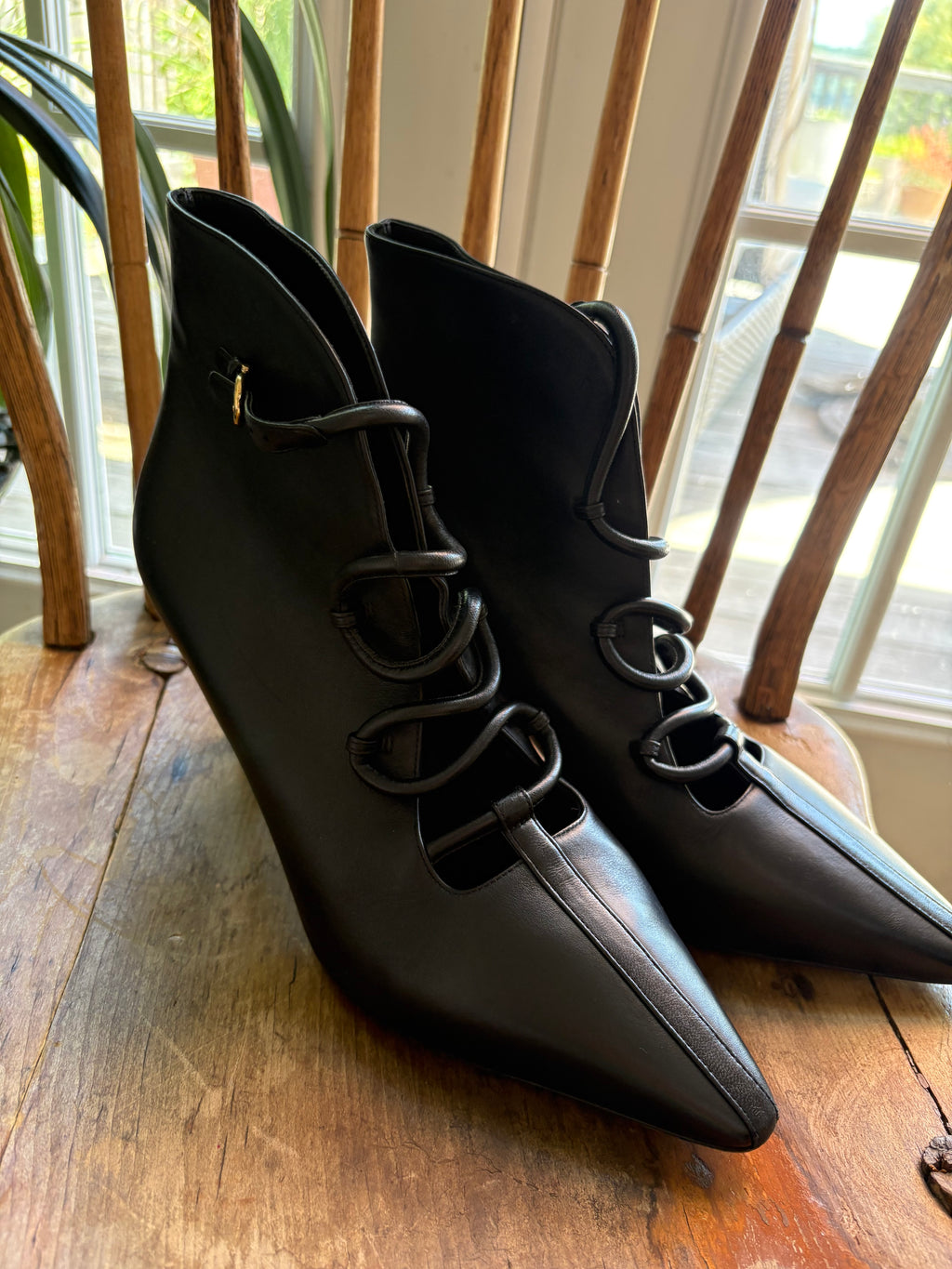 Salvatore Ferragamo Boots

Worn by Emily King at the 2020 Grammy Awards